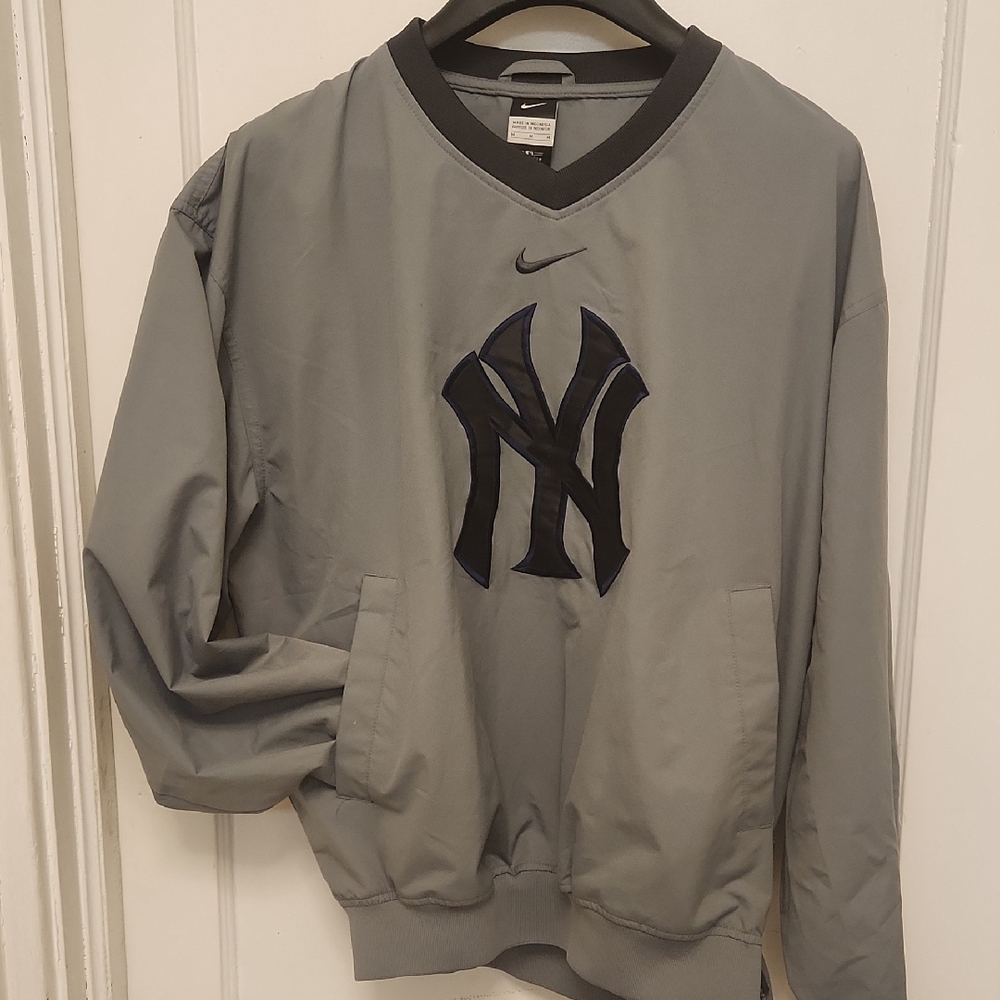 Nike Gray Genuine Merchandise Pullover PLEASE MEASUREMENTS ptp 25" Sleeve 24"